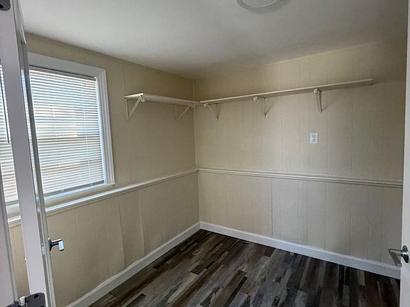 5th image of 302 N Hammonds Ferry Rd