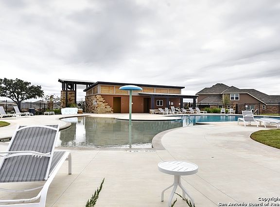 5th image of 10926 Willow View