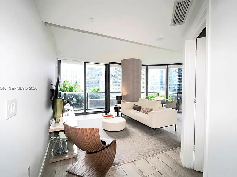55 SW 9th St #1001 — Photo 9