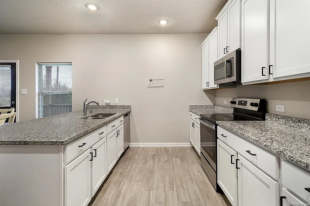 3 bed, 2078 sqft, $1,800 — Photo 4