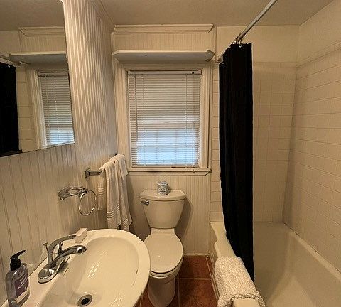 5th image of 2408 Williams St #A