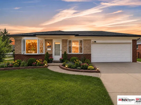 31511 Fairfield Dr, Warren, MI 48088
