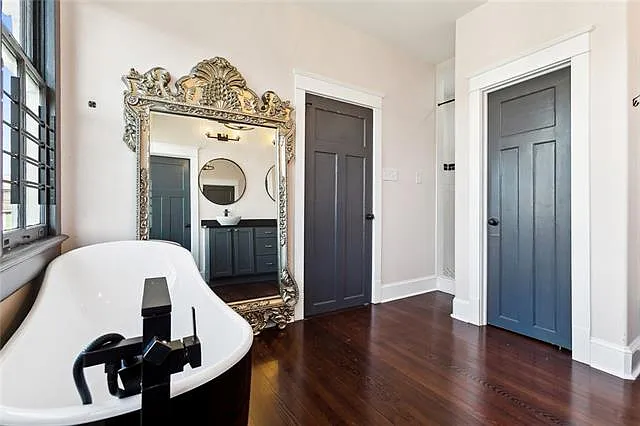 1754 Jackson Ave — Photo 5