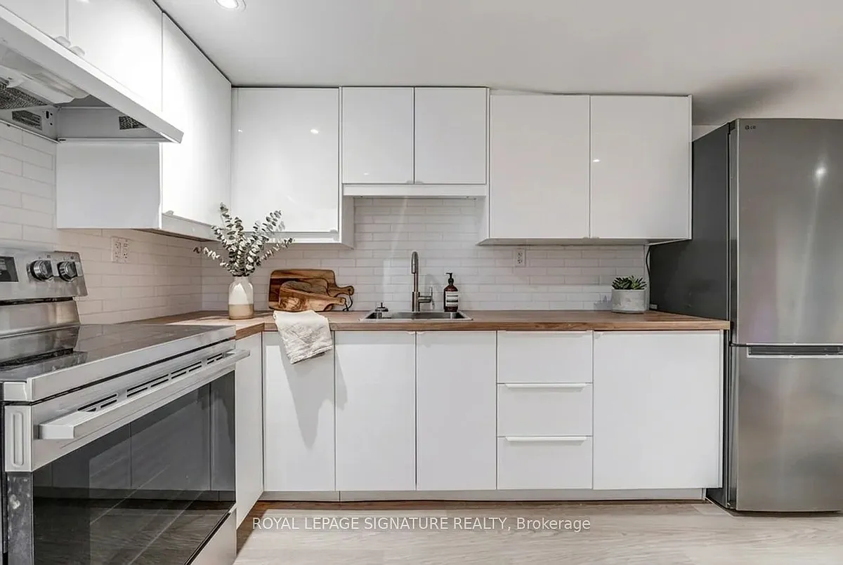 Building Photo - 641 Ossington Ave #BASEMENT