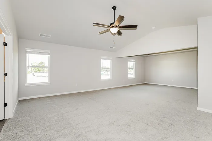 1547 Stinson Ln — Photo 6