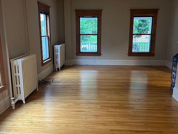 5th image of 4413 Upton Ave S APT 1