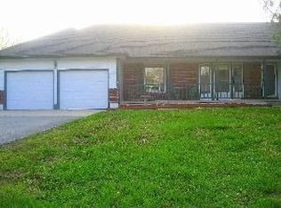 1000 N Dickinson Rd, Independence, MO 64050