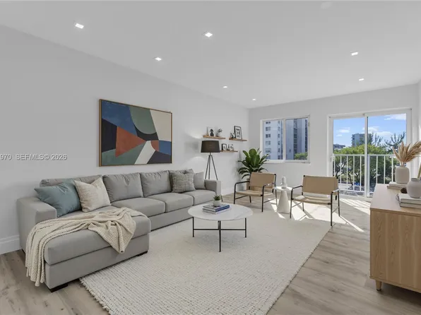7925 Carlyle Ave APT 402, Miami Beach, FL 33141