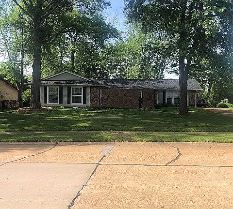 3rd image of 423 Iron Lantern Dr