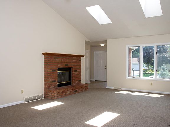 3rd image of 41 Old Birch Ln