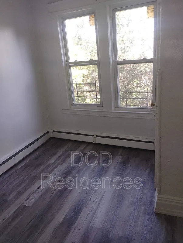 3 bed, 1.0 bath, $1,700 — Photo 4