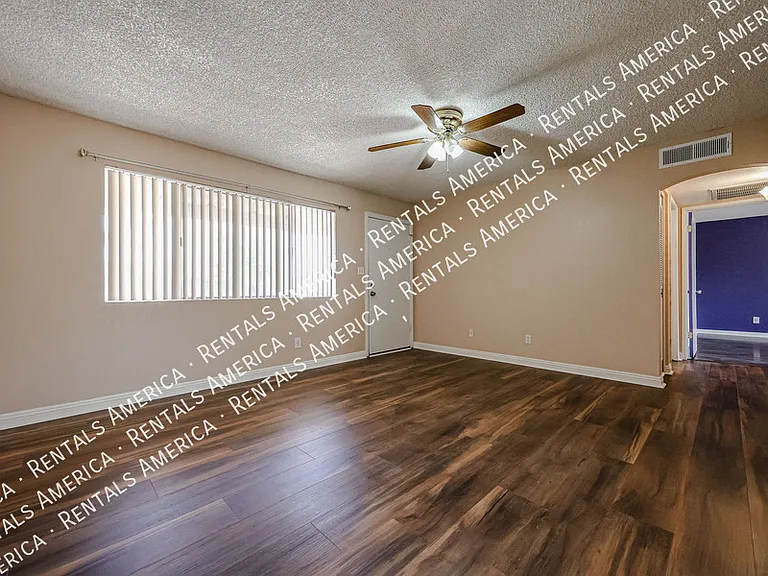 1117 W Auburn Dr — Photo 7