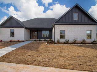 602 Corondelet Ln, Maumelle, AR 72113