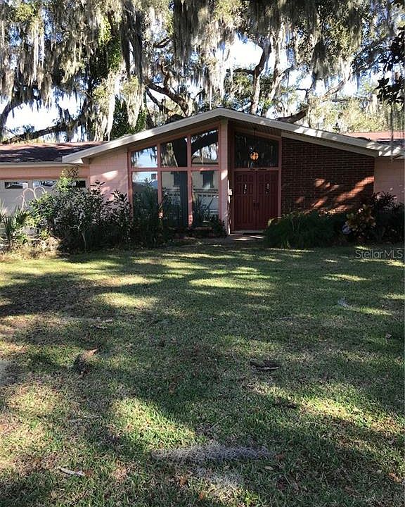 1st image of 916 Lakeshore Dr