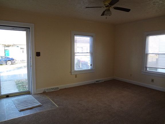 2nd image of 1632 Manor Ct