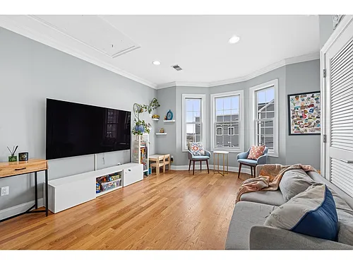 165 Thorne St #2 Photo 1