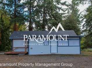 1050 Alaska Ave E, Pt Orchard, WA 98366