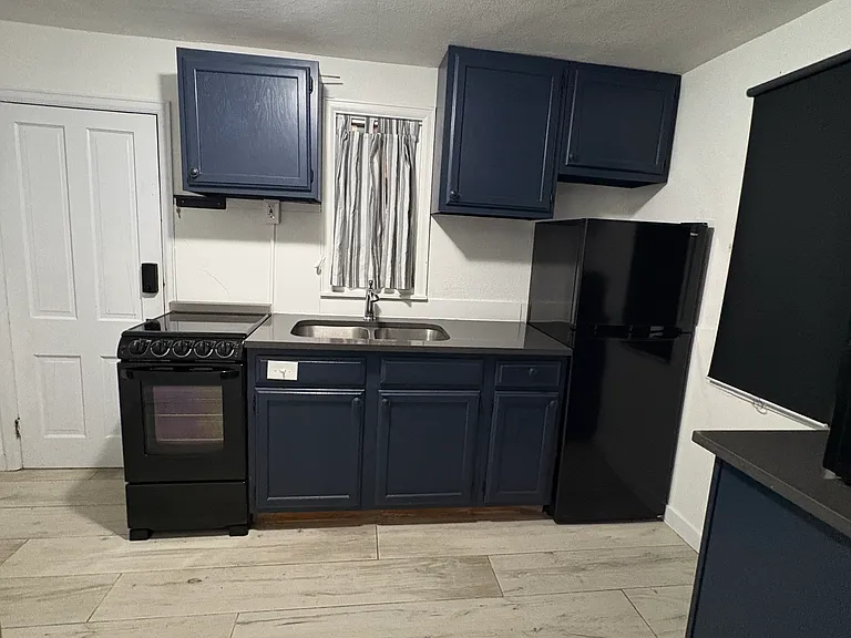 9 S Lewis St #C — Photo 1