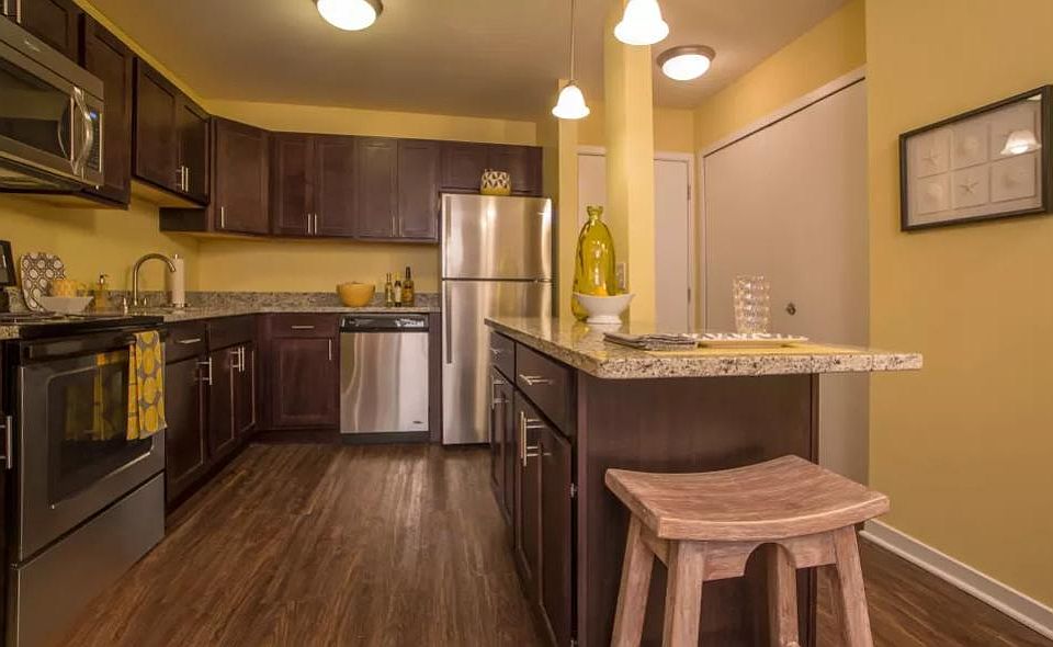 Maincentre 150 Maincentre Northville MI Zillow