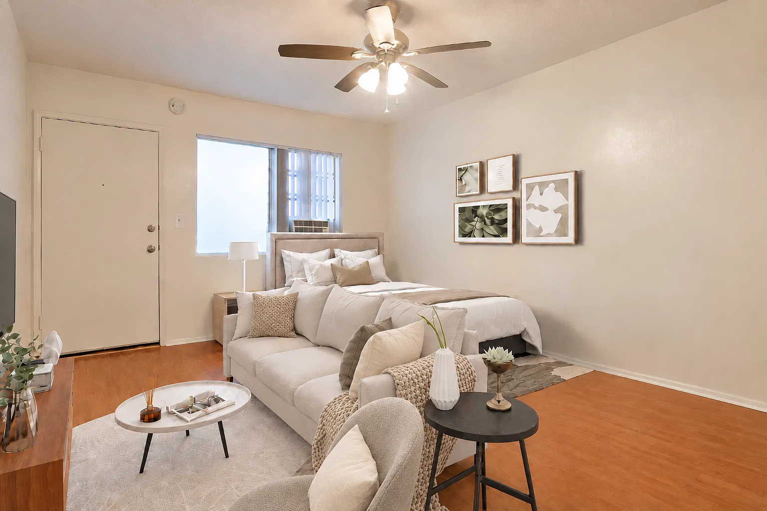 123 W Acacia Ave — Photo 1