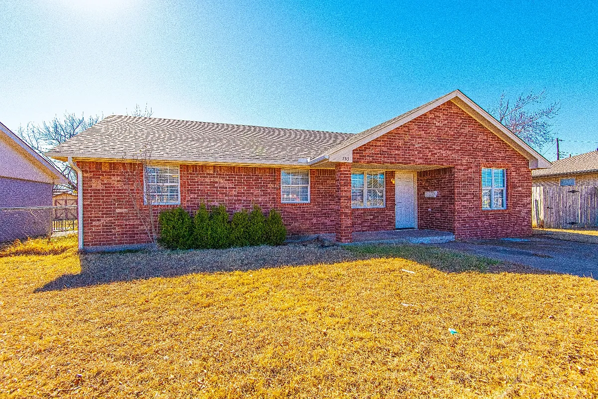 Building Photo - 733 N Norman Ave #1