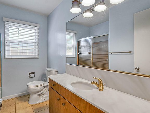 4th image of 2807 Ceilhunt Ave