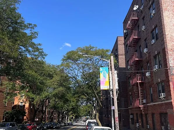 4333 48th St APT 3I, Sunnyside, NY 11104