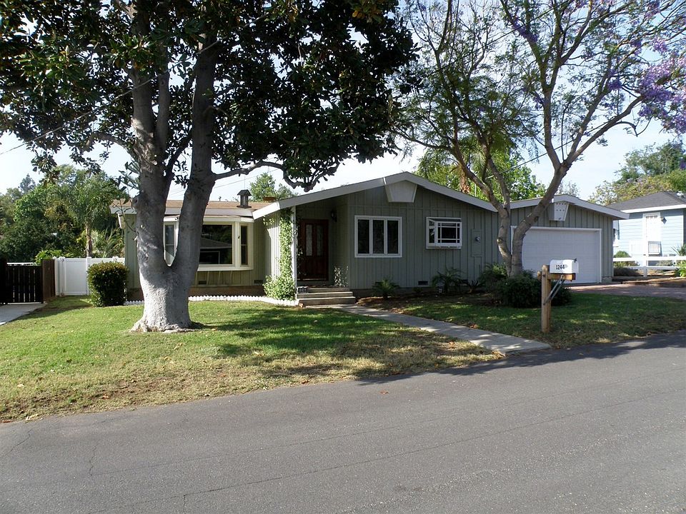 1st image of 1244 Lexington Dr