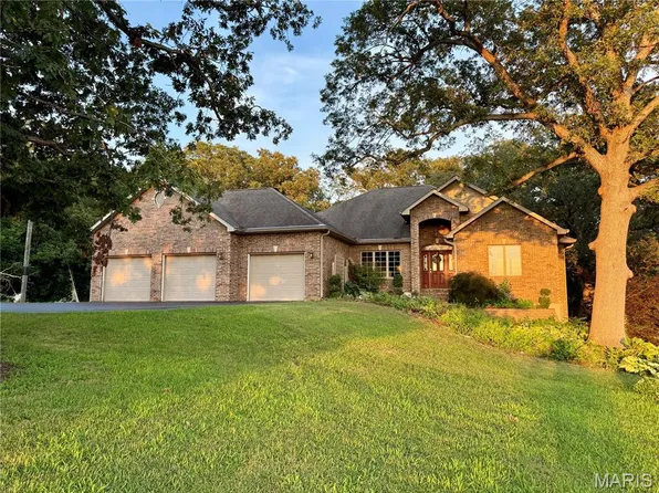 19146 Thornbrook Rd, Carlinville, IL 62626