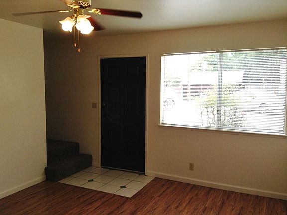 5th image of 348 College St APT 1