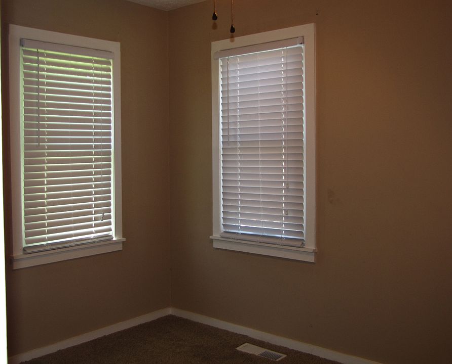 1st image of 818 Sheffield Dr