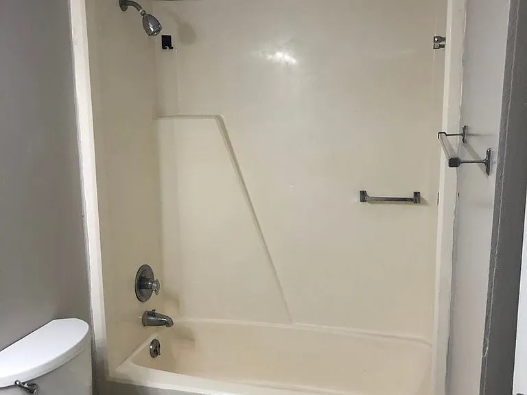 Poplar Ridge Apartments — Photo 49