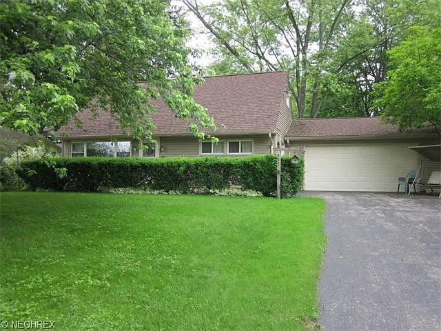 487 Westgate Blvd photo 1