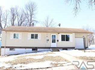 1205 S Tabbert Cir, Sioux Falls, SD 57103