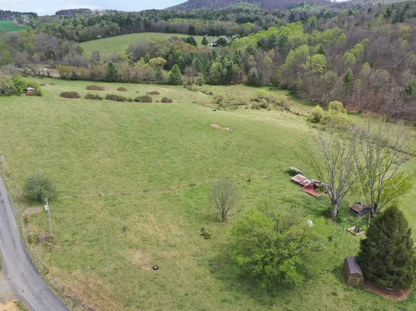 101 Glade Creek Rd, Woodlawn, VA 24381