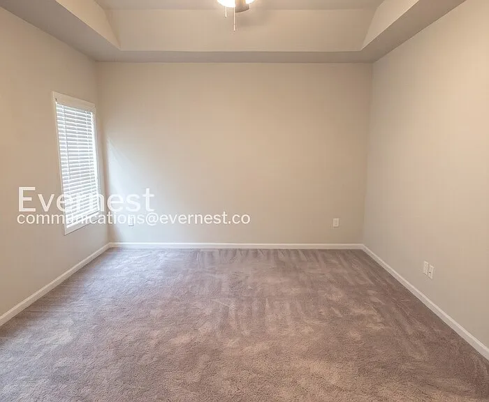 136 Culver St — Photo 18