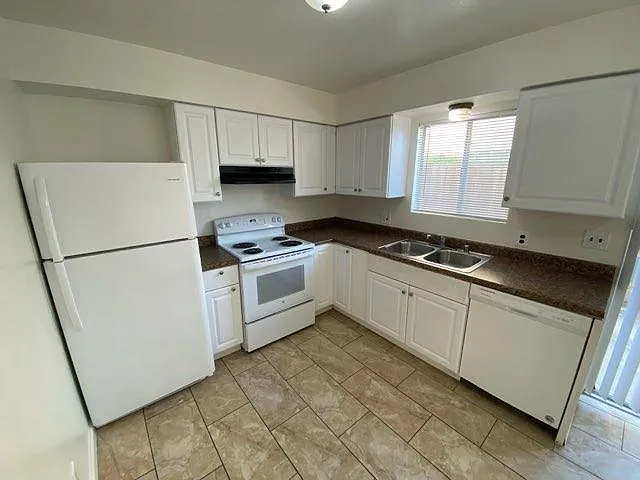 2 bed, 1000 sqft, $1,350 — Photo 1