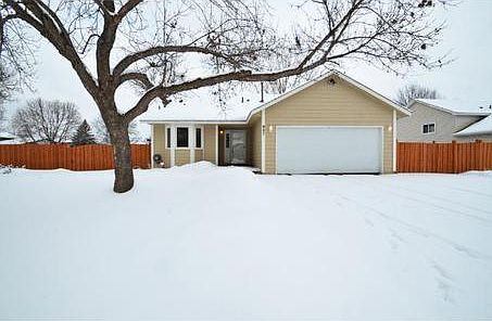 1st image of 907 102nd Cir NE