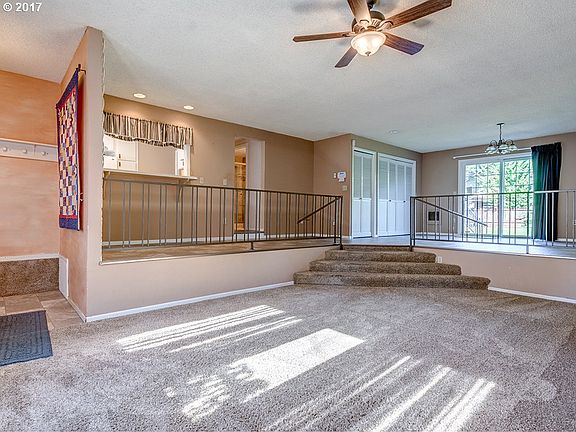 3rd image of 3313 NE 86th Ave