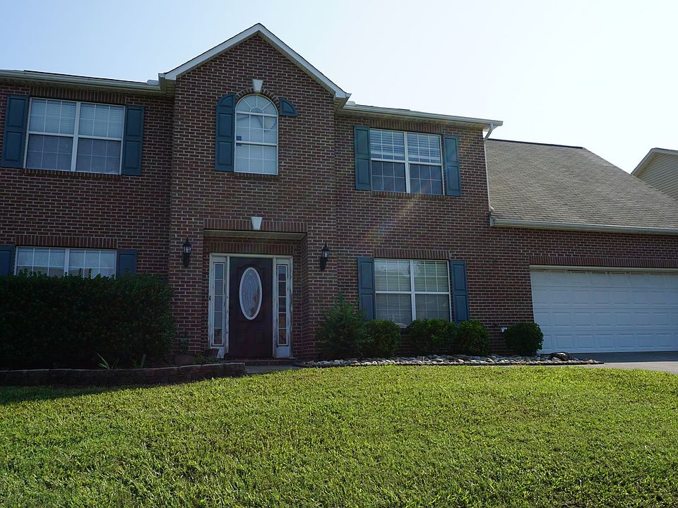 1st image of 742 Fox Landing Ln