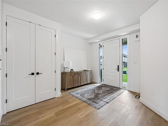 3rd image of 203 Schmidt Dr