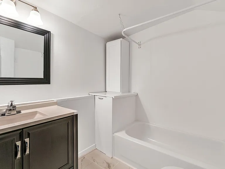 1046 Courtney St NW #2 — Photo 9