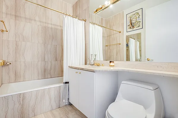 Rented by Compass | media 9