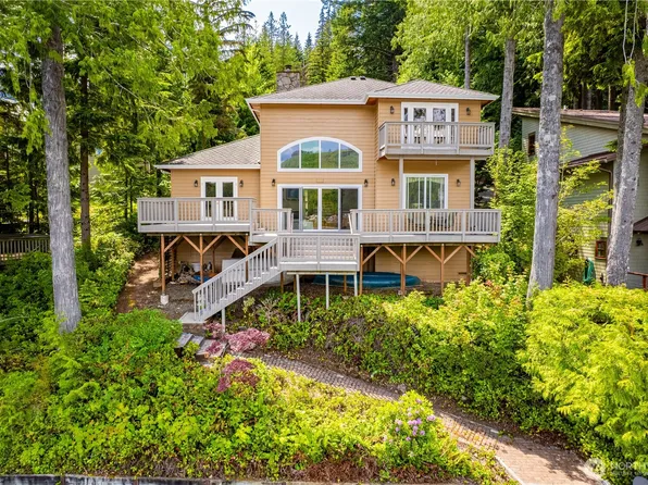 33571 Cliff Road, Mount Vernon, WA 98274