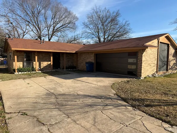 2722 N Saint Augustine Dr, Dallas, TX 75227