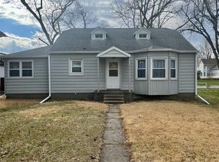 701 14th St #5, Dallas Center, IA 50063