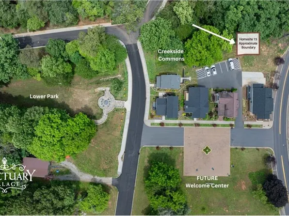 15 Village Cir W, Franklin, NC 28734