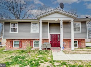 724 Sherwood Ln, Fredericksburg, VA 22407