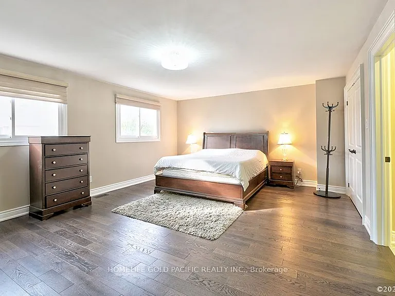 48 Havagal Cres — Photo 18