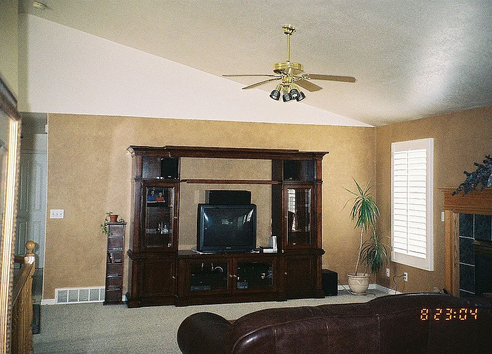 Great Room with vaulted ceilings 
